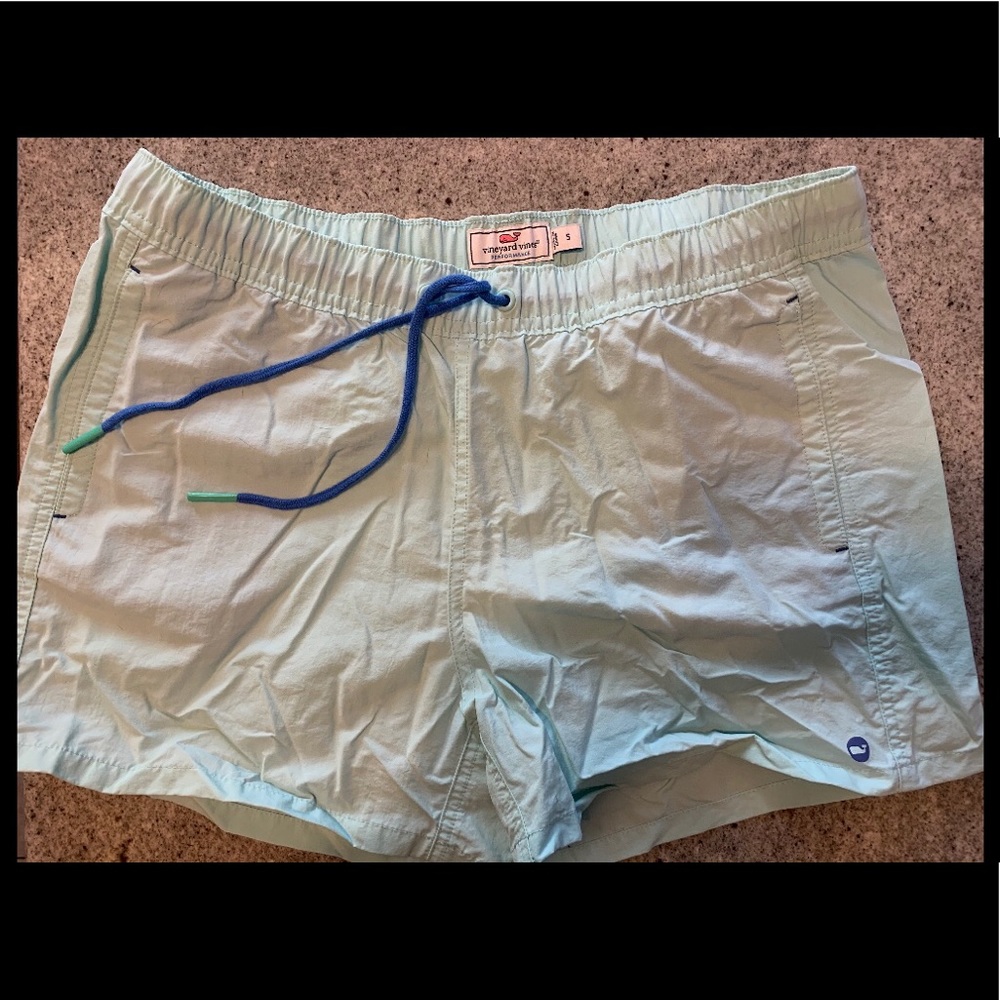 VINEYARD VINES SHORTS